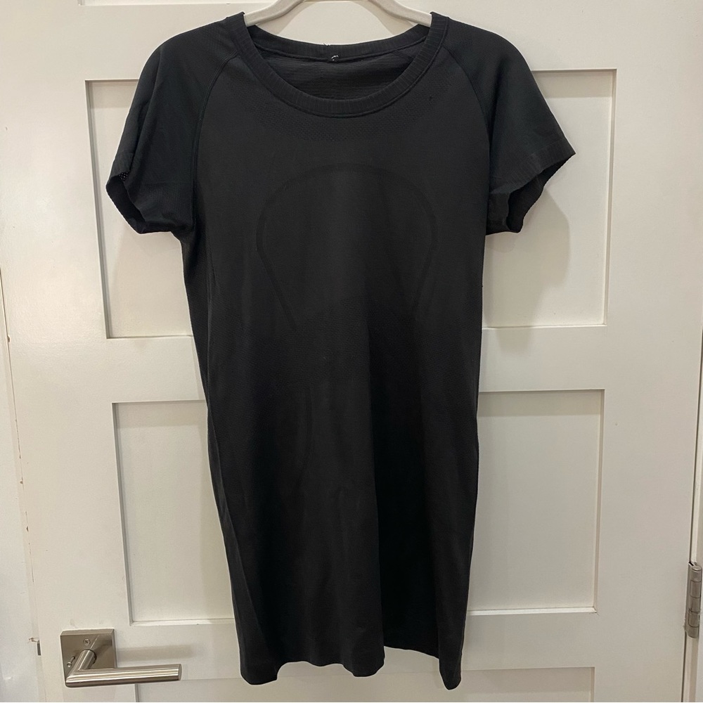 Lululemon athletic top